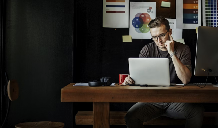 7 Top Reasons Your LinkedIn Followers Don’t Become Clients, And How To Fix