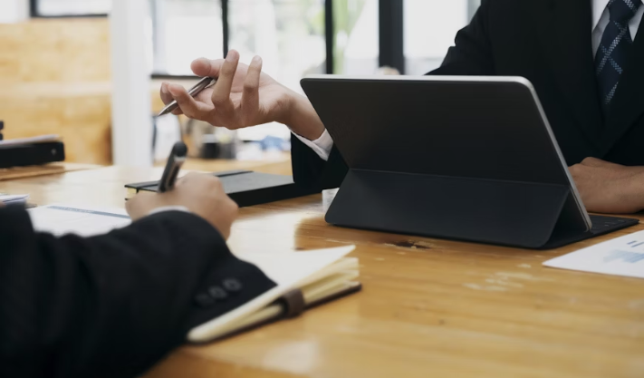B2B vs B2C: Which Business Strategy Is Right for You?