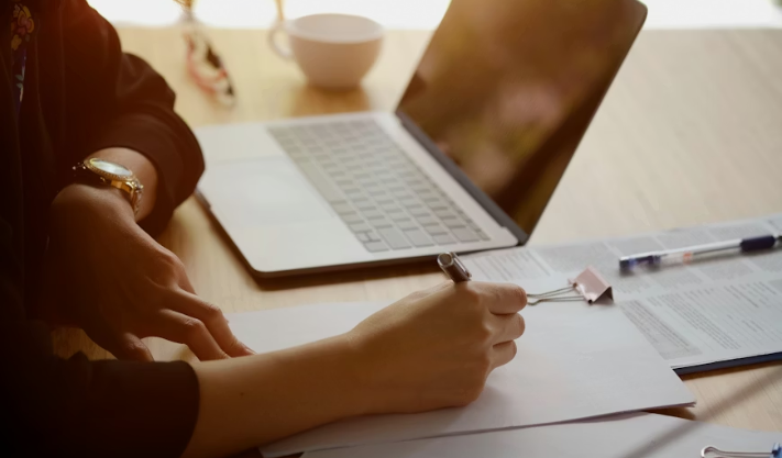 How to Ditch Emotional Drains with Anti-New Year’s Resolutions in 2026