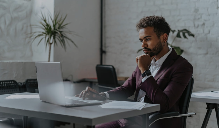 How to Craft a Strong Professional Bio for Career Growth