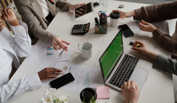 How Do Smart Leaders Use ChatGPT to Prepare for High-Stakes Meetings?